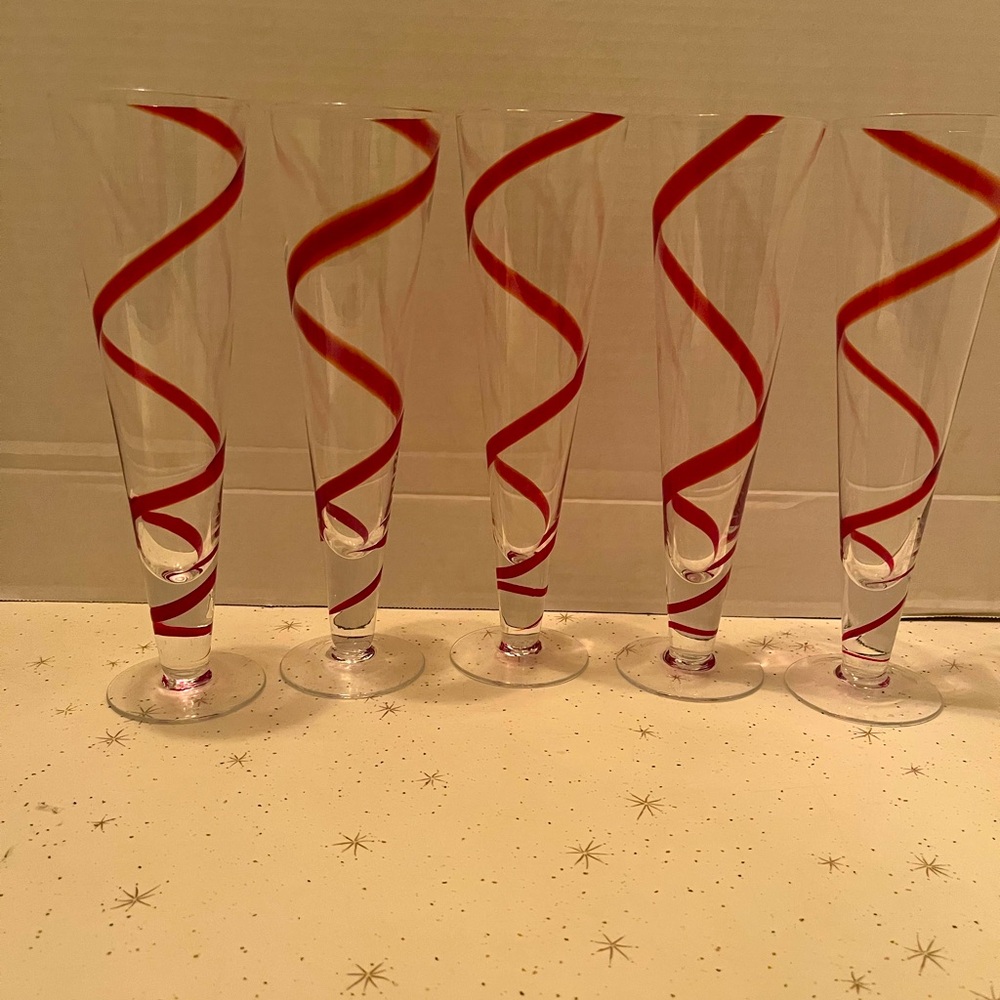 Pier 1 Set of 5 Red Swirl Pilsner Beer Glasses Holiday Barware